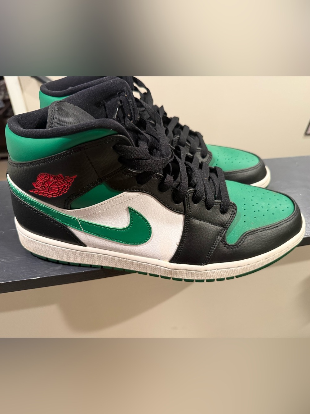 Jordan Men's Air Jordan 1 Mid Black Green White